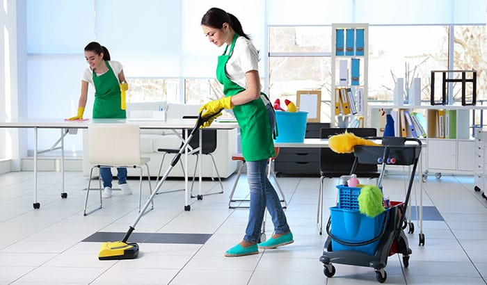 dusting vacuuming mopping service